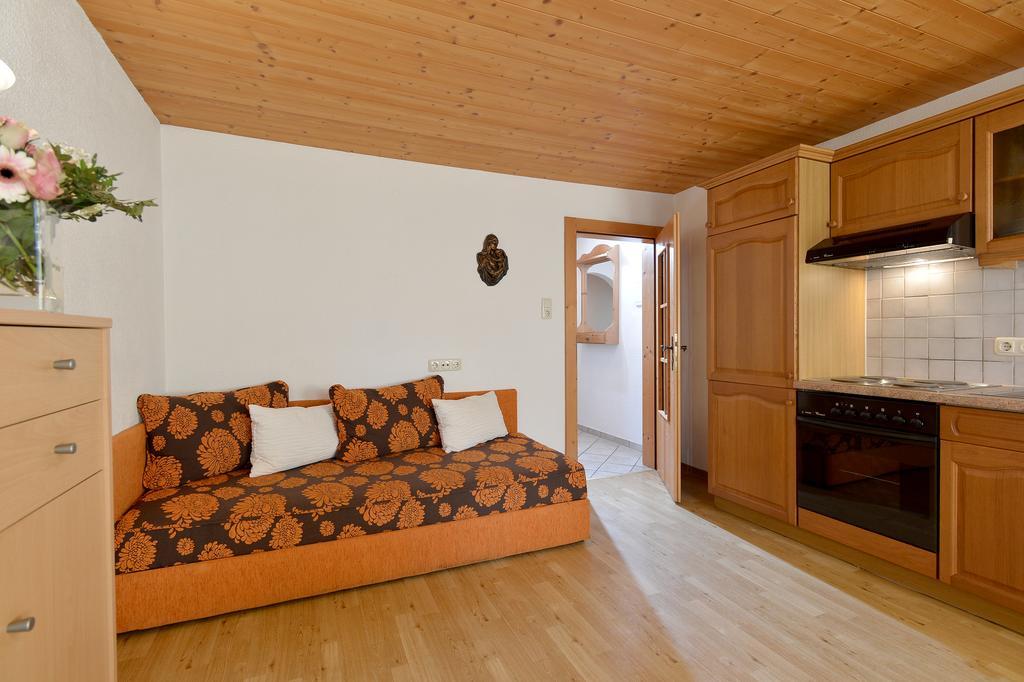 Haus Sonnenschein Apartment Hart im Zillertal Phòng bức ảnh