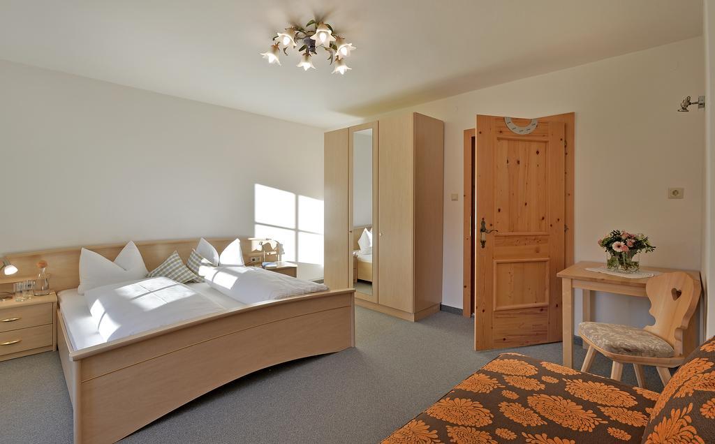 Haus Sonnenschein Apartment Hart im Zillertal Phòng bức ảnh